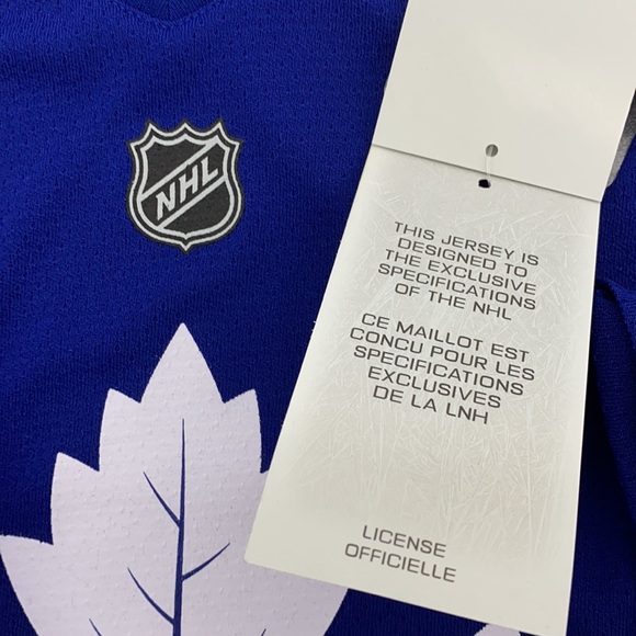 NWT Toronto Maple Leafs Replica Jersey Boys S/M Officially Licensed with the NHL - Picture 11 of 12